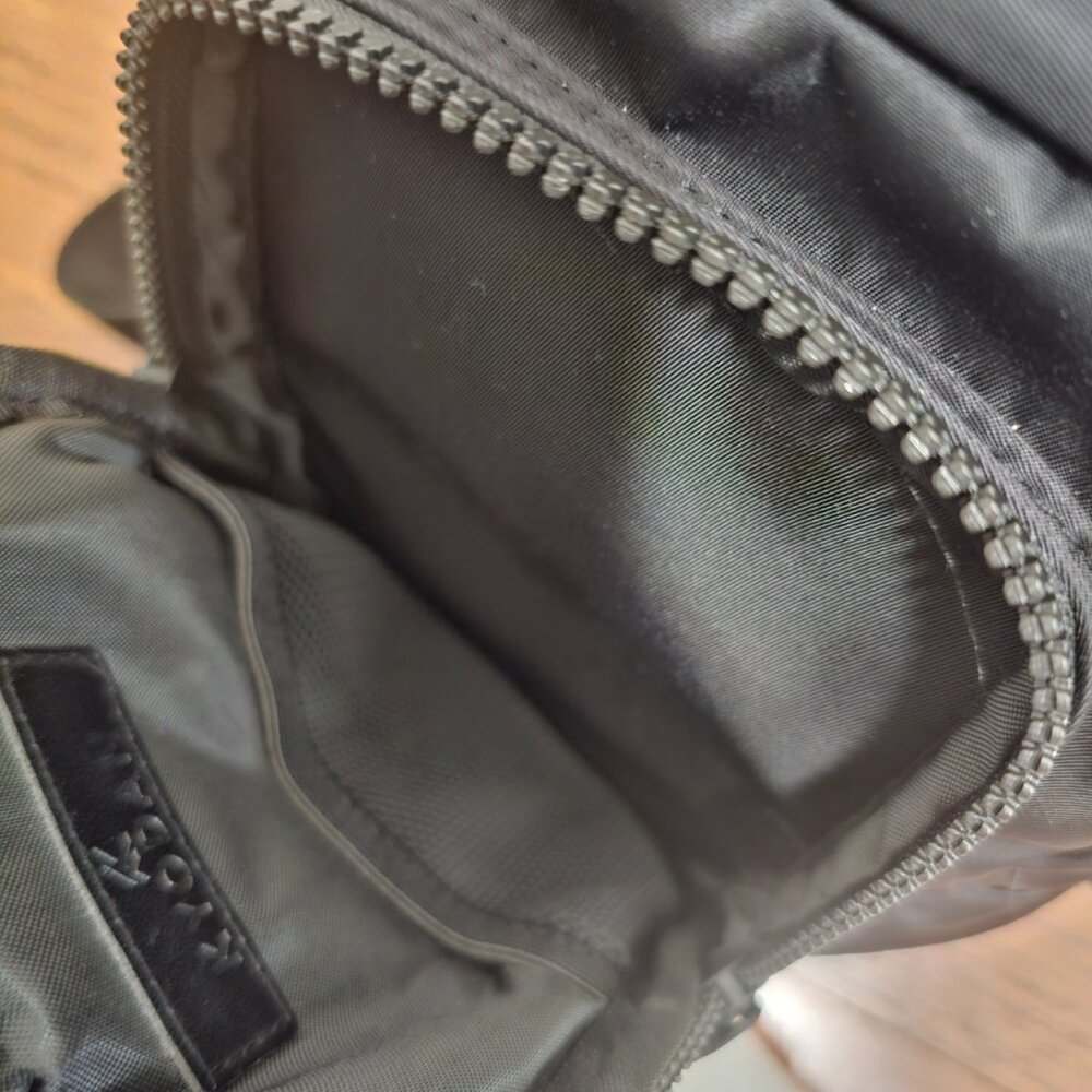 Kyodan Crossbody Bag with Water Bottle Holder - Picture 3 of 9